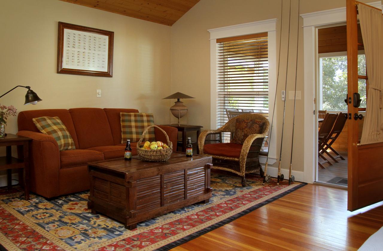 Coho Cottages Willow Creek Екстериор снимка