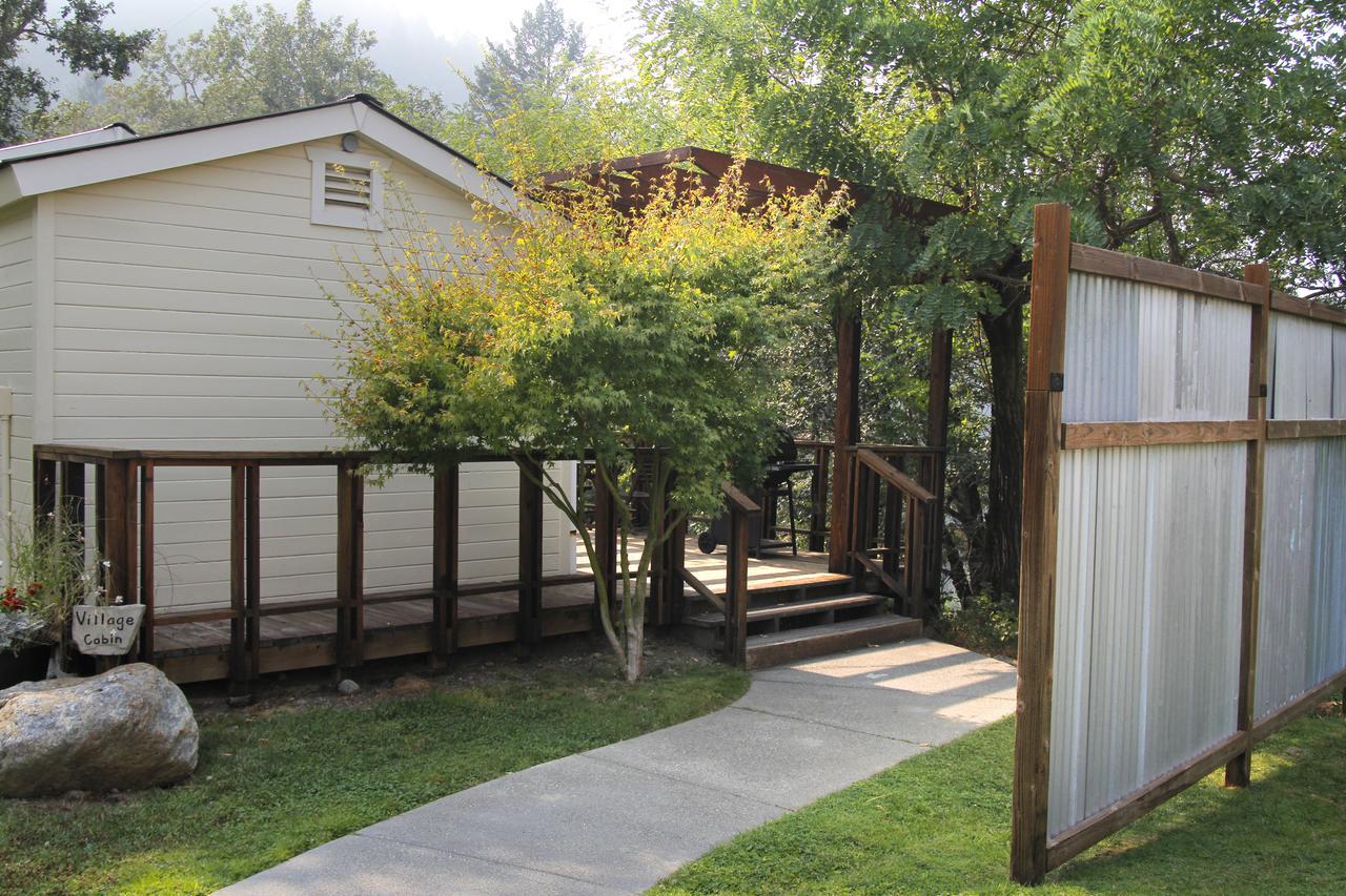 Coho Cottages Willow Creek Екстериор снимка
