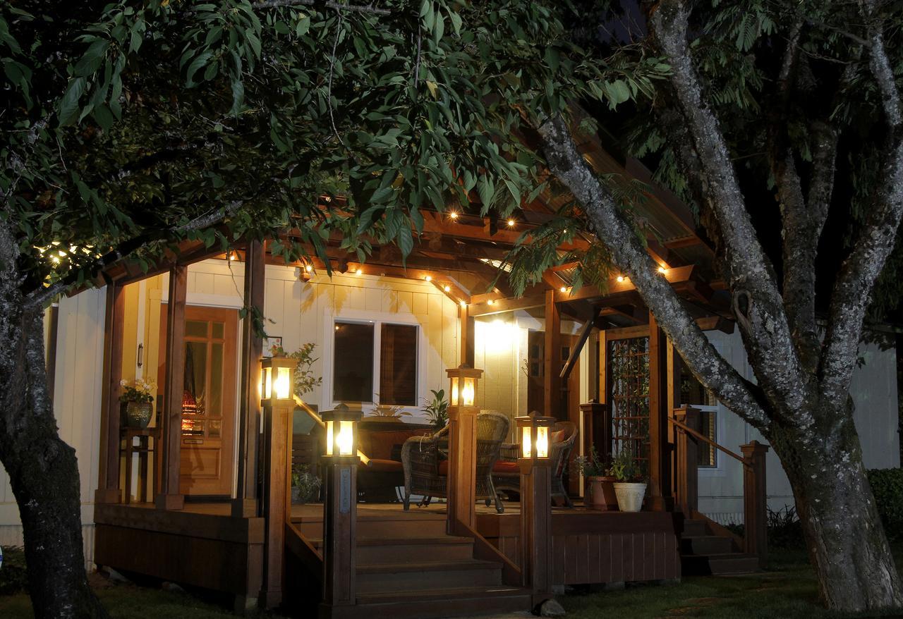 Coho Cottages Willow Creek Екстериор снимка